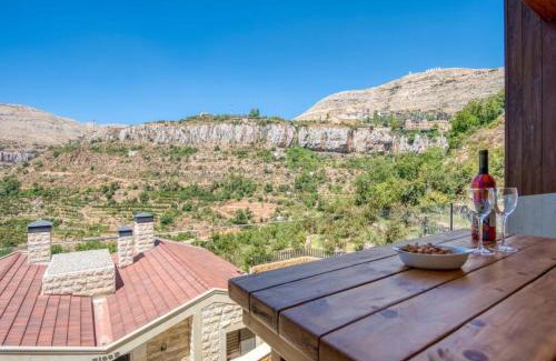 Kfardebian Apartment | Canyon - 1 BR Apt by The Valley in Kfardebian