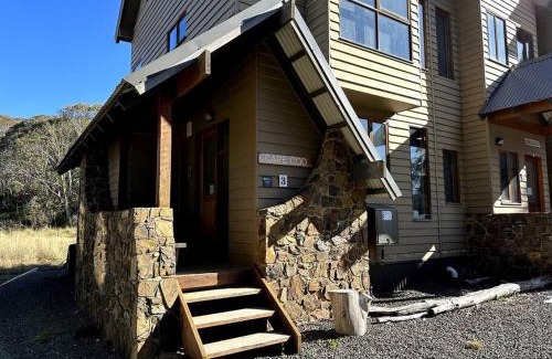 Dinner Plain Ski Chalet | Cape Cod Chalet, alpine-getaways