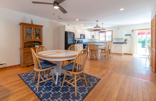 Villas House | Cape May Area Beach Retreat with Private Pool