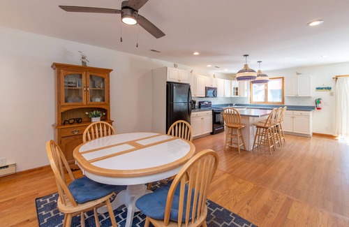 Villas House | Cape May Area Beach Retreat with Private Pool