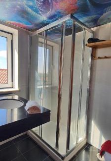 Baleal Hostel | Captain's Log House
