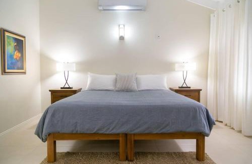 Kingston House | Captivating 2-Bed Town-House in Kingston
