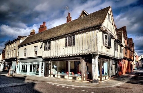 Ipswich Apartment | Captivating Tudor 2 Bedroom Apartment in Ipswich