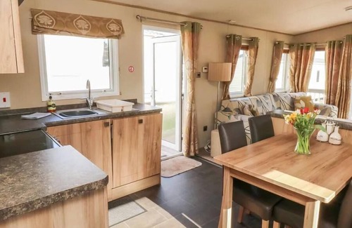 Paignton Cabin | CaravanSleeps6-FreeParking-QuietRetreat-Nature