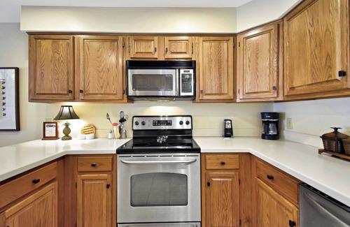Blowing Rock Condo | Cardinal 103 | Fireplace, Restaurant, Pool, Spa