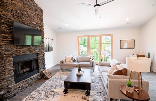 Blowing Rock Condo | Cardinal at Main and Pine