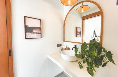 Pecatu Hotel | CARI Surf Camp & Studio's