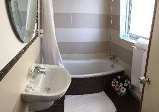 Tower Road Hotel | Carlton Hotel