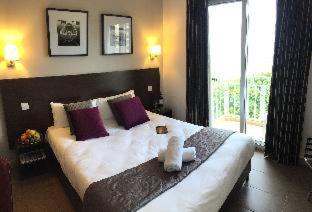 Tower Road Hotel | Carlton Hotel
