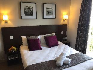 Tower Road Hotel | Carlton Hotel