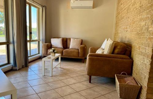 Brockman House | Carnarvon 3BR & 2BA Holiday House