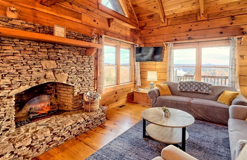 Ellijay Cabin | Carters Lake access/Game room/ Pet friendly!