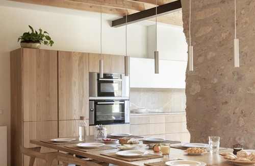 Consell House | CAS PADRINS. Impressive traditional Majorcan style house with swimming pool.