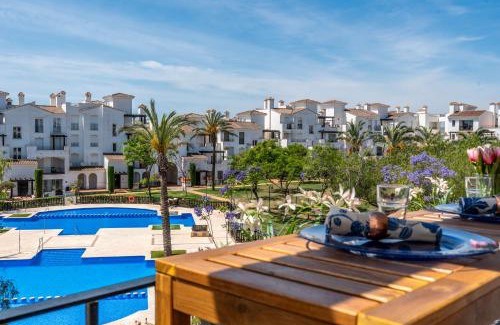 Roldan Apartment | Casa Albatros - Poolside Retreat