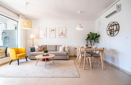 Roldan Apartment | Casa Albatros - Poolside Retreat