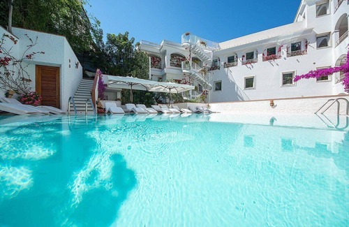 Minori House | Casa Alloro B: A welcoming apartment located in the center of Minori and a few meters from the sea.
