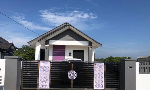 Kampung Padang Midin House | Casa Amethyst