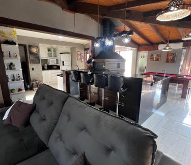 Capao da Canoa House | Casa ampla com área gourmet e piscina