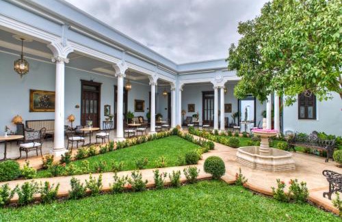 Zona Paseo Montejo Hotel | Casa Azul Monumento Historico