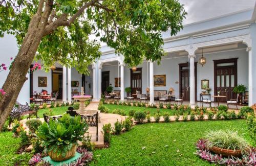 Zona Paseo Montejo Hotel | Casa Azul Monumento Historico