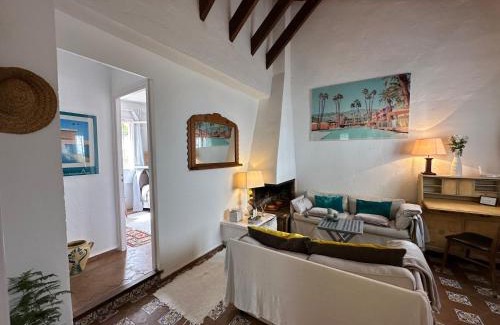 Urbanizacion Pinos Verdes House | Casa Bela, en Marbella muy cerca de la playa