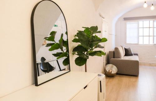 Besalu Apartment | Casa Besalú - Estudio en el centro del pueblo