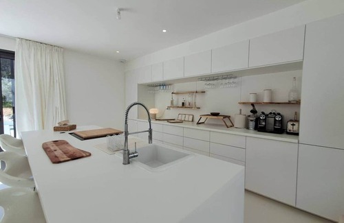 Leucate House | Casa Bianca - Architect-designed villa with swimming pool