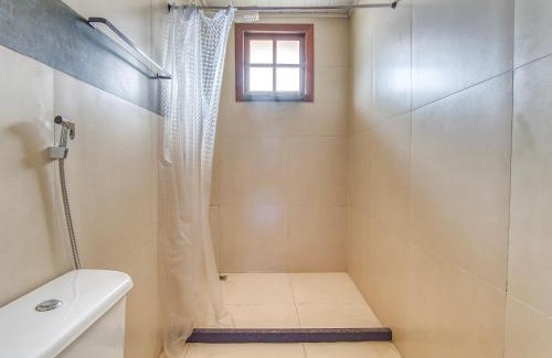 Rasa House | Casa com 3 Flats Quarto-Sala, Jardim, Piscina e Cozinha Externa Búzios