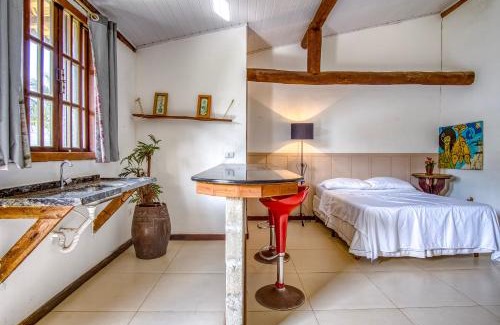 Rasa House | Casa com 3 Flats Quarto-Sala, Jardim, Piscina e Cozinha Externa Búzios