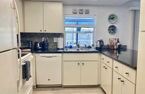 Gulf Gate Estates House | “Casa Concord: 3BR-2BA Home with Private SaltH20 Pool, 2 Miles from Siesta Key”