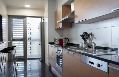 Sao Martinho Apartment | Casa da Baía – 3BR Bay Views