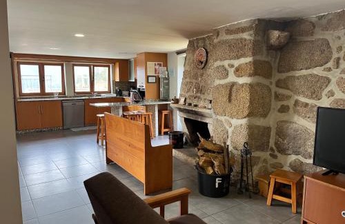 Cova House | Casa da Lage - Lareira - Vistas rio - Gerês