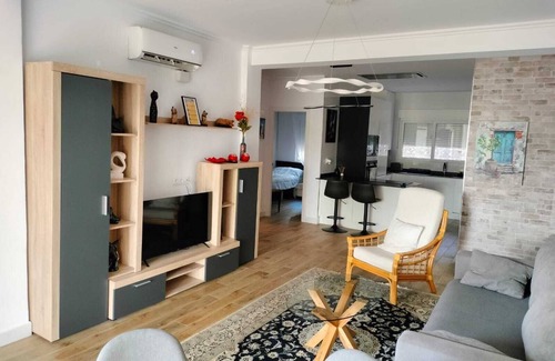 Les Deveses Apartment | Casa Darius- 84 sqm-3 sz. 100 m to the beach Deveses, Newly renovated, Air-conditioned