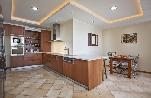Sao Goncalo Ski Chalet | Casa das Neves - By Wehost