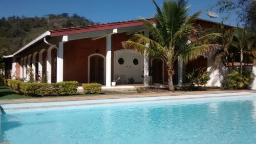 Amparo House | Casa de Campo Pinheirinhos - Chácara Leticia em Serra Negra