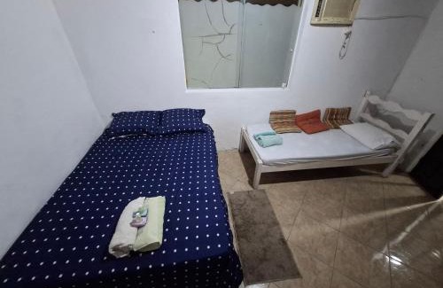 Ilha das Cobras House | CASA DE HOSPEDAGEM FLORES PARATY AMBIENTE FAMILIAR 600M DO CENTRO e COM OPÇÕES CAFÉ DA MANHÃ CASA COMPLETA