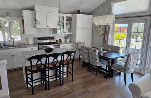 Lantern District House | Casa de la Ballena, back available on VRBO. Permit STR15-0329, walk to the beach