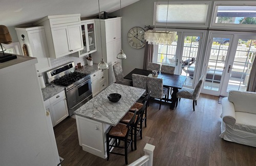 Lantern District House | Casa de la Ballena, back available on VRBO. Permit STR15-0329, walk to the beach