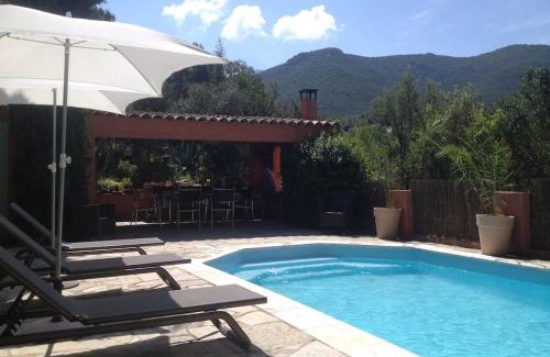Peri House | Casa de Patarra gîte dans le maquis avec piscine privée