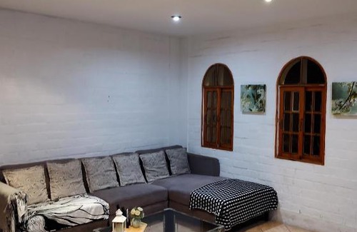 Chorrillos House | Casa de playa en ciudad, rodeada de naturaleza (mar, lagunas y Los Pantanos de Villa)