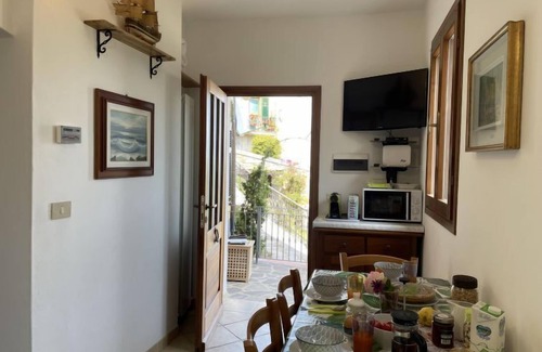 Lingueglietta Apartment | Casa dei Fiori by Interhome
