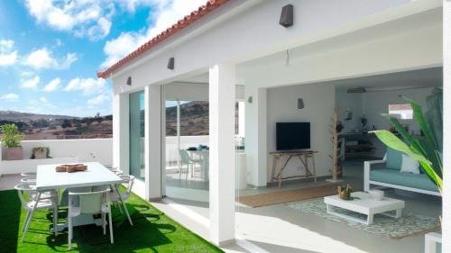 Vila Baleira House | Casa do Pico by Casas dos Lebre
