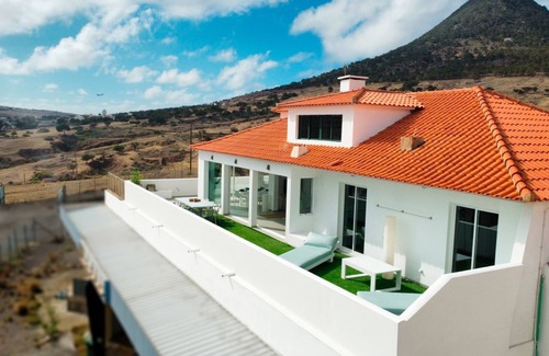 Vila Baleira House | Casa do Pico by LovelyStay