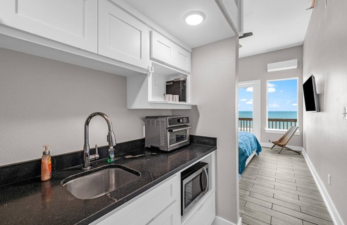 Port Bolivar Condo | Casa Dora - Pool, Games, & Beachfront Fun!