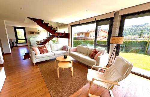 Naves House | Casa El Lloréu