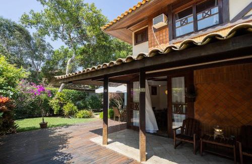 Praia Rasa House | Casa em Búzios: 3 Quartos, Varanda e Garagem |VF32