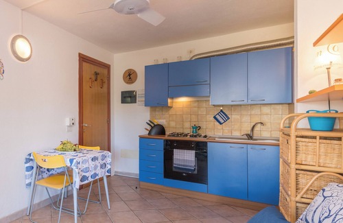 Golfo di Marinella Apartment | Casa Emozione With Shared Pool