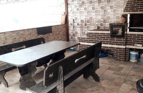 Peruibe House | Casa espaçosa, com piscina e churrasqueira.