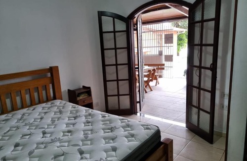Praia das Palmeiras House | Casa espaçosa e agradável com Piscina