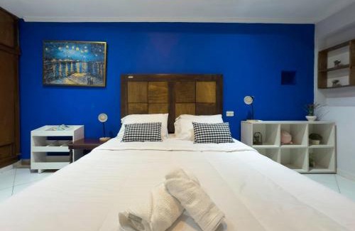 Asuncion Apartment | Casa estilo americano cerca del Shopping Mariscal con 2 garajes y WiFi